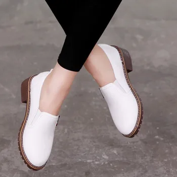 2019 nye mode Kvinder Flade Sko Rund Tå Lace-Up Oxford Sko Kvinde brogue casual sko gratis forsendelse 859